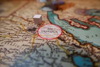 5308329 Philosophia: Dare to be Wise