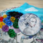 6359424 Winter Queen