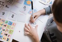 5428222 Arty Mouse: Spin &amp; Find game