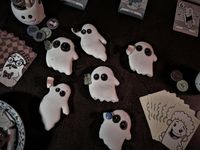 7128577 Ghosts Love Candy Too